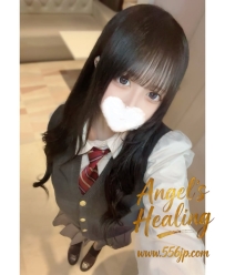 【154-44kg-C-19歲】  俏皮大眼萌妹，臉蛋甜美如娃娃